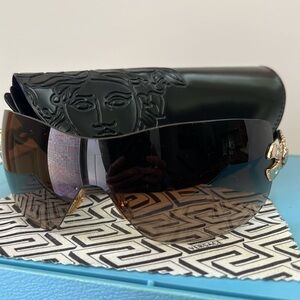 VESACE  shield Sunglasses with case